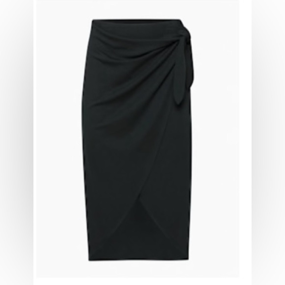 Aritzia wrap skirt size M